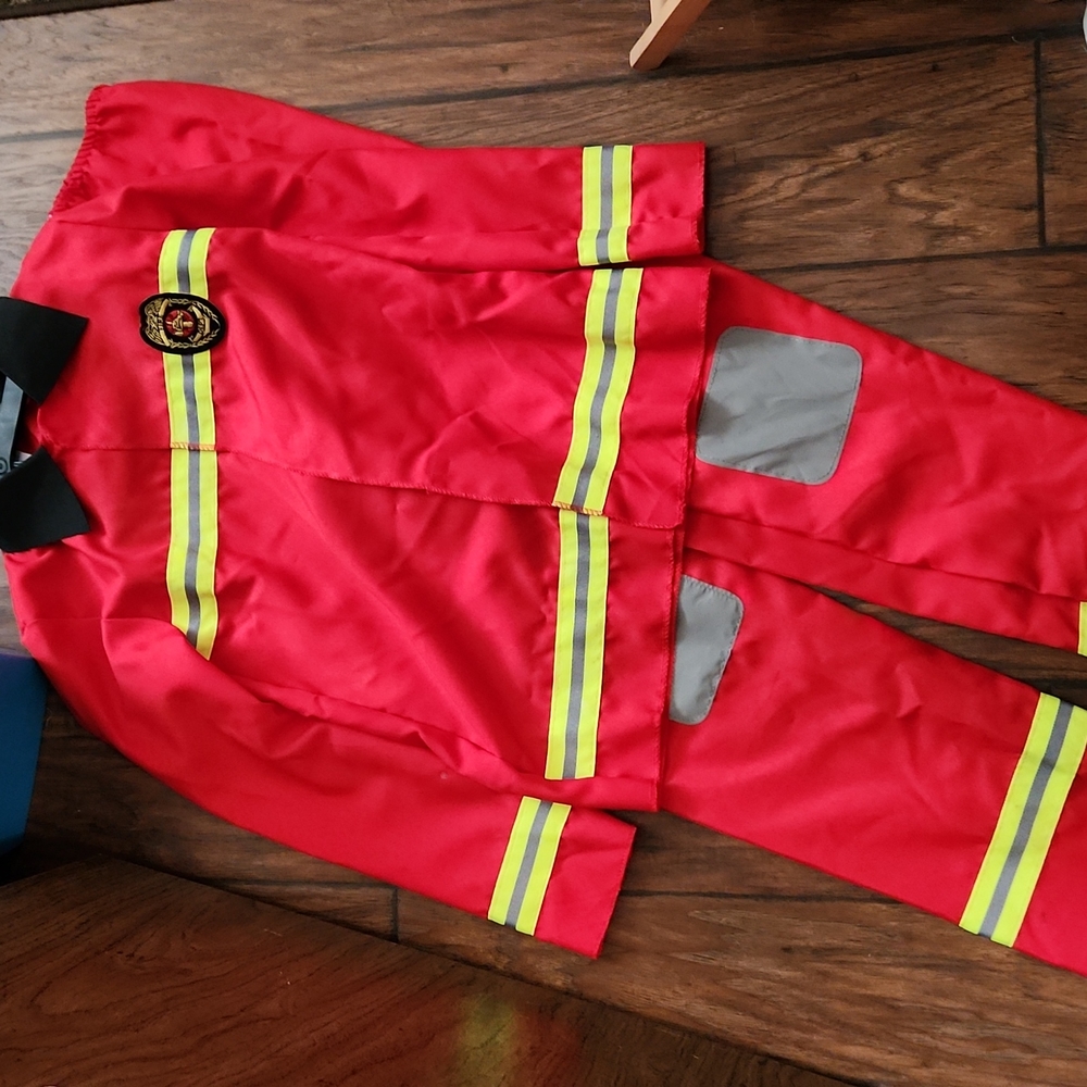 Halloween kids (lrg) firefighter costume 🎃